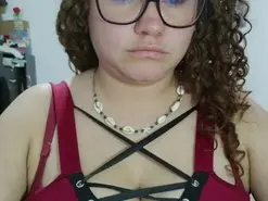 Amateur Nude Webcam of Curly_greeneyed