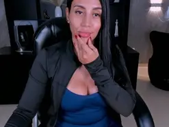 Amateur Live Sex Cam of CharlotteCox