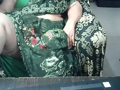 Amateur Nude Webcam of indianbhabi40
