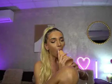 Bongacams Nude Webcam of DezireeDoly