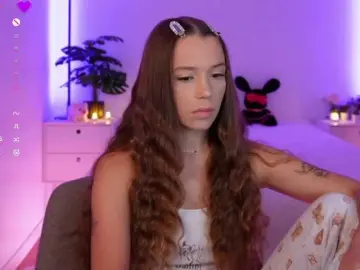 Bongacams Sex Cam of MaybeBabeTV
