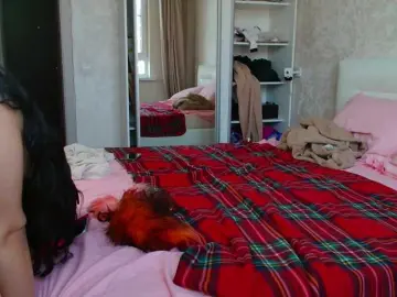 Bongacams Sex Cam of TheSluttyFox