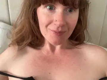 Bongacams Sex Chat of REDHEADROSIE