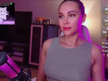 Bongacams Free Porn Cam of QWEENII