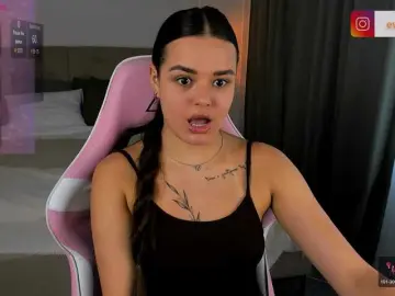 Bongacams Live Sex Cam of EvaRaider