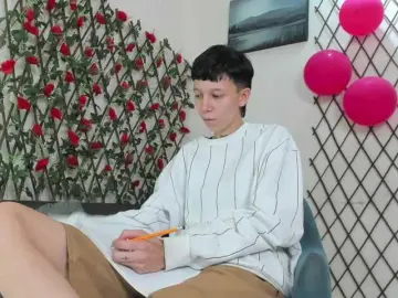 Bongacams Watch Live Sex Cams of LiamBrown09