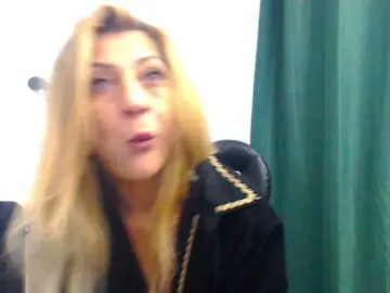 Bongacams Adult Webcam of FoxyloveXXX