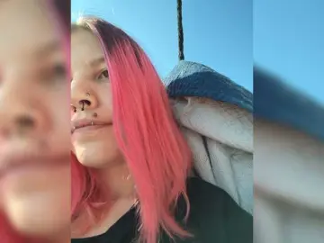 Bongacams Best live sex cam show of SquirtApril