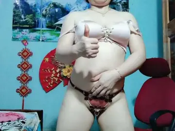 Bongacams Free Porn Cam of Linhanhsex2k