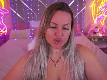 Bongacams Live Sex Cam of KiraCandyS