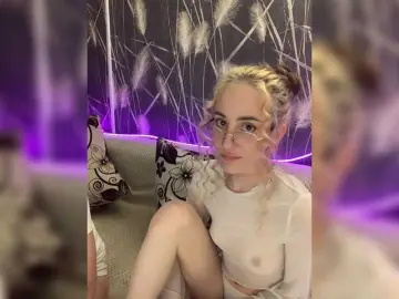 Bongacams Live Sex Cam of SweetPussies