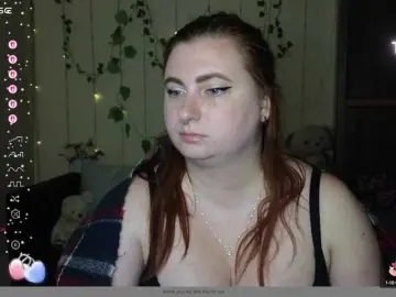 Bongacams Nude Webcam of Aliciaredluv