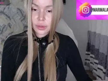 Bongacams Live Sex Cam of Foxymoxy19