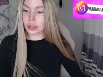 Bongacams Watch Live Sex Cams of Foxymoxy19