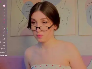 Bongacams Watch Live Sex Cams of Emily-Lews