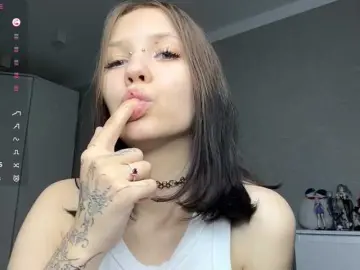 Bongacams Live Sex Cam of CaronCorti