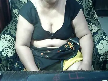 Bongacams Nude Webcam of Indianbhabhimilf40