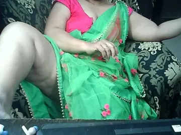 Bongacams Free Porn Cam of Indianbhabhimilf40