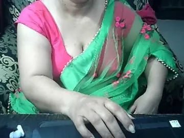 Bongacams Sex Cam of Indianbhabhimilf40