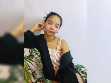 Bongacams Free Live Porn of milanxbunny333