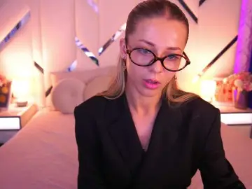 Bongacams Nude Webcam of LoveeDove