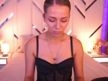 Bongacams Live Sex Cam of LoveeDove