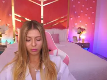 Bongacams Best live sex cam show of LoveeDove