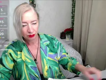 Bongacams Nude Webcam of hunters-woman