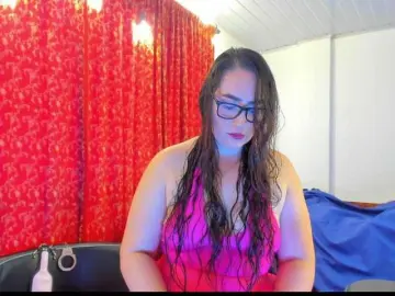 Bongacams Sex Cam of MeganHotCurvy