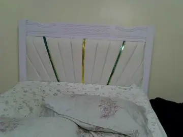 Bongacams Live Sex Cam of Petiteblossom
