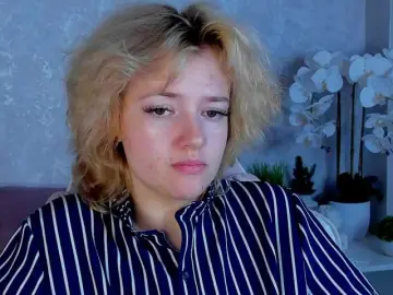 Bongacams Watch Live Sex Cams of LunaaBee