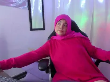 Bongacams Watch Live Sex Cams of CarolineSoliz