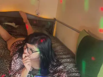 Bongacams Free Porn Cam of OxiXLove