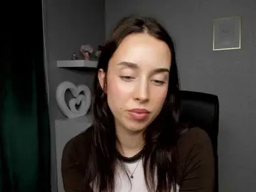 Bongacams Free Porn Cam of adeleLive