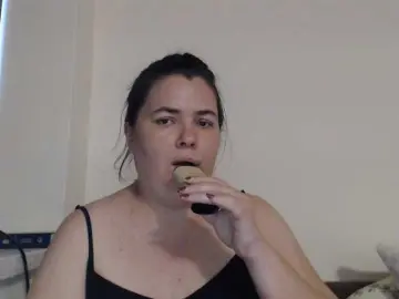 Bongacams Live Sex Cam of KittyDrive111