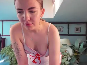 Bongacams Watch Live Sex Cams of KiraRustle