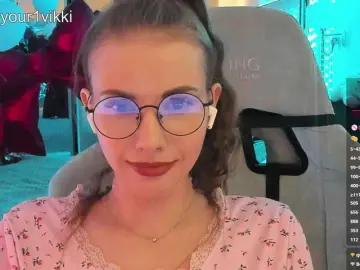 Bongacams Sex Cam of -VikkiL0vesCheese-