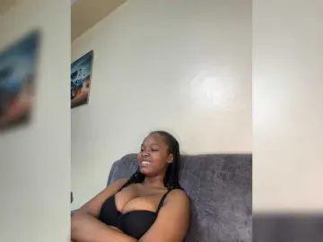 Bongacams Free Porn Cam of Curvy-maxy9