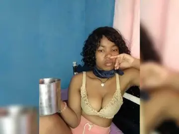 Bongacams Free Porn Cam of Candis02