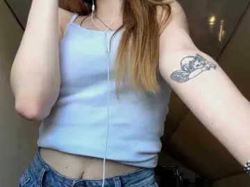 Bongacams Nude Webcam of MyrticeDollen