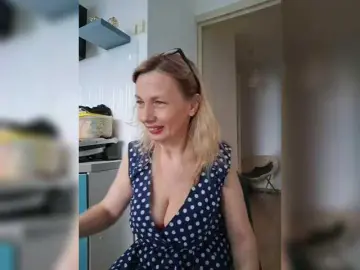 Bongacams Private Sex Chat of ShiningMILF