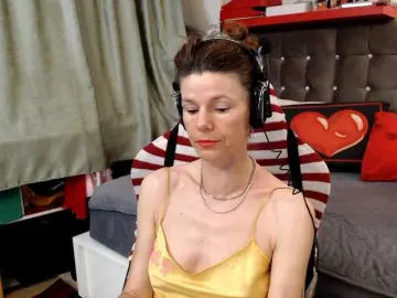 Bongacams Nude Webcam of kellysurfing