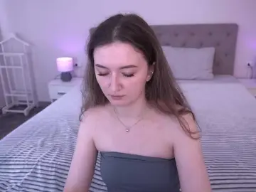 Bongacams Nude Webcam of CyrenaLuxe