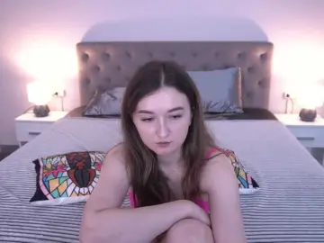 Bongacams Live Sex Cam of CyrenaLuxe