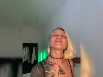 Bongacams Watch Live Sex Cams of BubaLeh666