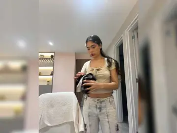 Bongacams Free Porn Cam of LeiaStone