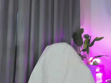 Bongacams Watch Live Sex Cams of IceStrawberry
