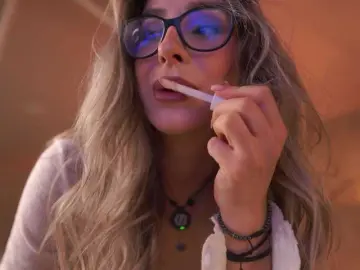 Bongacams Watch Live Sex Cams of MaddieBryggs