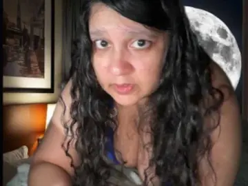 Bongacams Live Sex Cam of DUMBHOEMELANIE