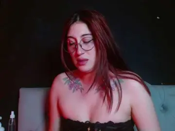 Bongacams Adult Webcam of Red-moonn